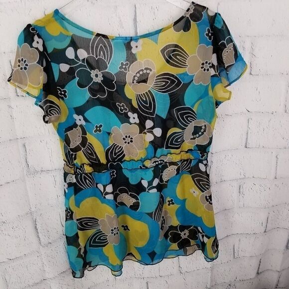 Duo Maternity Floral Top. Size M. - Picture 3 of 5